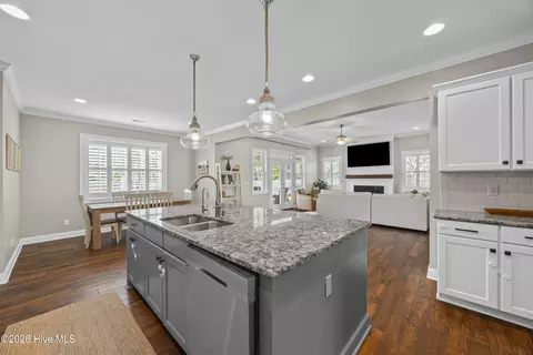 Kitchen - 110 E Conolly Ct, Hampstead, NC 28443 photo 6 of 7