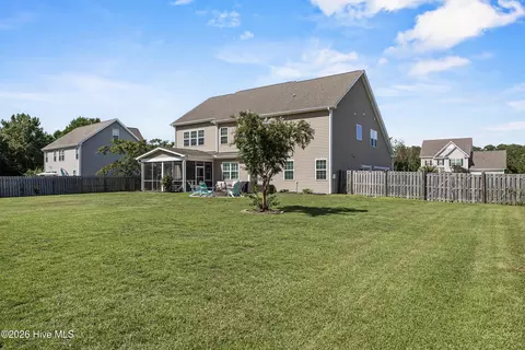 Exterior - 110 E Conolly Ct, Hampstead, NC 28443 photo 7 of 12