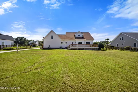 Exterior - 117 Middle Point Rd, Hampstead, NC 28443 photo 12 of 15