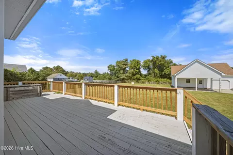 Exterior - 117 Middle Point Rd, Hampstead, NC 28443 photo 8 of 15
