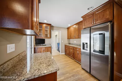 Kitchen - 117 Middle Point Rd, Hampstead, NC 28443 photo 4 of 8