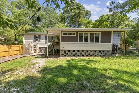 Exterior - 303 Buck Dr, Hampstead, NC 28443 photo 6 of 9