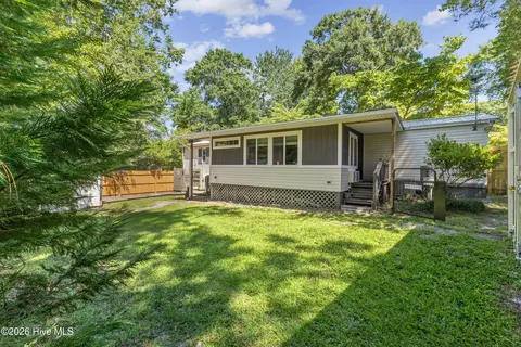 Exterior - 303 Buck Dr, Hampstead, NC 28443 photo 7 of 9