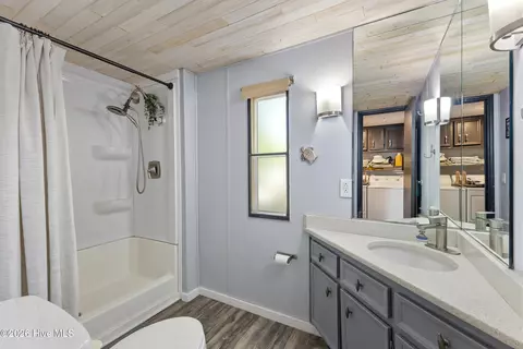 Bath - 303 Buck Dr, Hampstead, NC 28443 photo 2 of 2