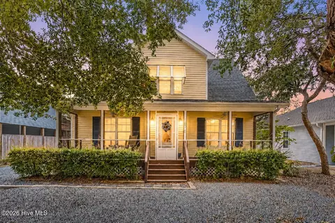 163 NW 6th St, Oak Island, NC 28465