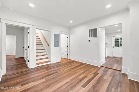 Entry Way - 296 Fourth St, Ayden, NC 28513 photo 1 of 5