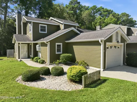 401 Cedarwood Vlg, Morehead City, NC 28557