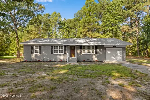 110 Boulder Ln, Jacksonville, NC 28540