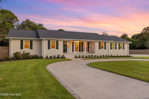 310 Bretonshire Rd, Wilmington, NC 28405