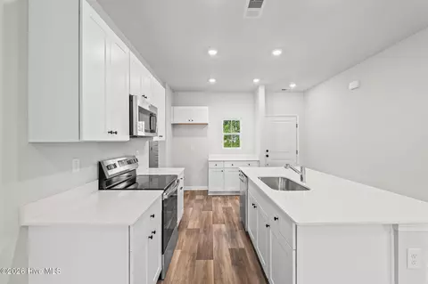 Kitchen - 1033 Harbor Dr, Calabash, NC 28467 photo 4 of 6