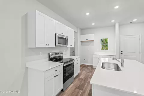 Kitchen - 1033 Harbor Dr, Calabash, NC 28467 photo 3 of 6
