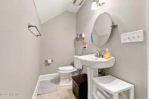 Bath - 103 Cooper Ct, Chocowinity, NC 27817 photo 5 of 6