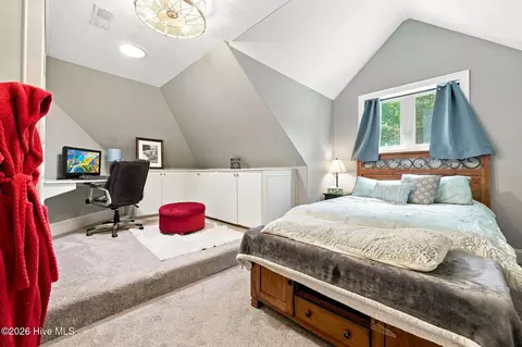 Bedroom - 103 Cooper Ct, Chocowinity, NC 27817 photo 8 of 8