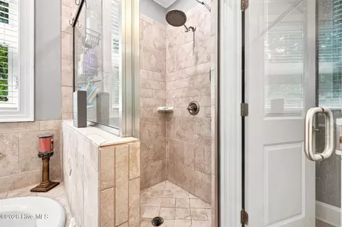 Bath - 103 Cooper Ct, Chocowinity, NC 27817 photo 4 of 6