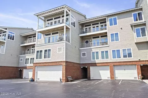 104 S 3rd St #1-4, Morehead City, NC 28557