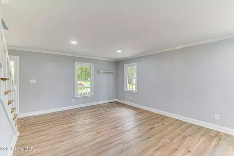 Living - 202 Ashley Cir, Martinez, GA 30907 photo 2 of 5