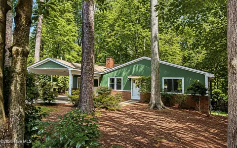 1405 N Overlook Dr, Greenville, NC 27858