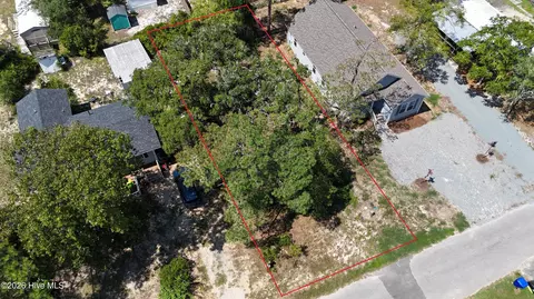 119 NE 77th St, Oak Island, NC 28465
