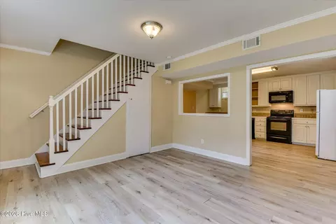 Living - 3513 Byron Pl, Augusta, GA 30906 photo 2 of 8