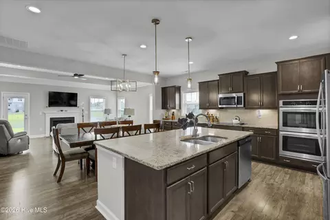 Kitchen - 186 Violetear Rdg, Hampstead, NC 28443 photo 1 of 2