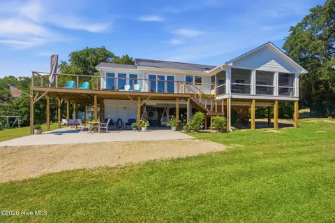 210 Upchurch Dr, Newport, NC 28570