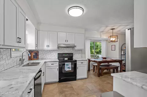 Kitchen - 664 Kemper Dr, Evans, GA 30809 photo 4 of 4