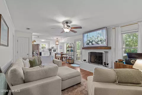 Living - 664 Kemper Dr, Evans, GA 30809 photo 2 of 2
