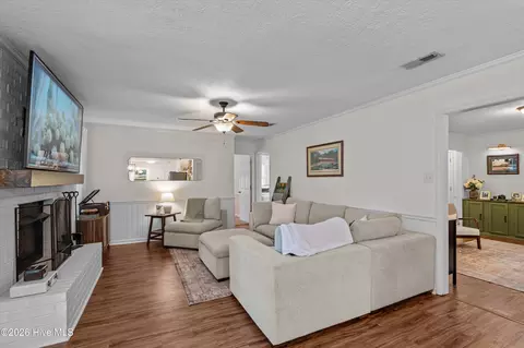 Living - 664 Kemper Dr, Evans, GA 30809 photo 1 of 2