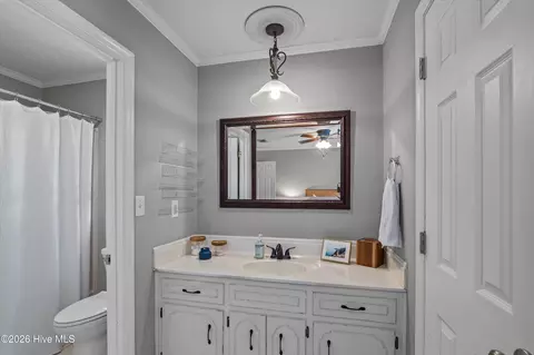 Bath - 664 Kemper Dr, Evans, GA 30809 photo 3 of 4
