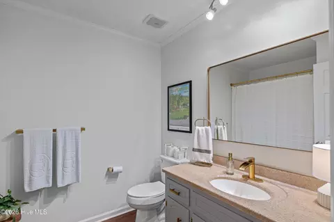 Bath - 664 Kemper Dr, Evans, GA 30809 photo 1 of 4