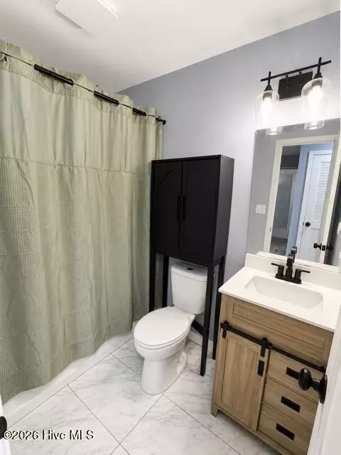Bath - 546 Shadowmoor Cir, Thomson, GA 30824 photo 1 of 1