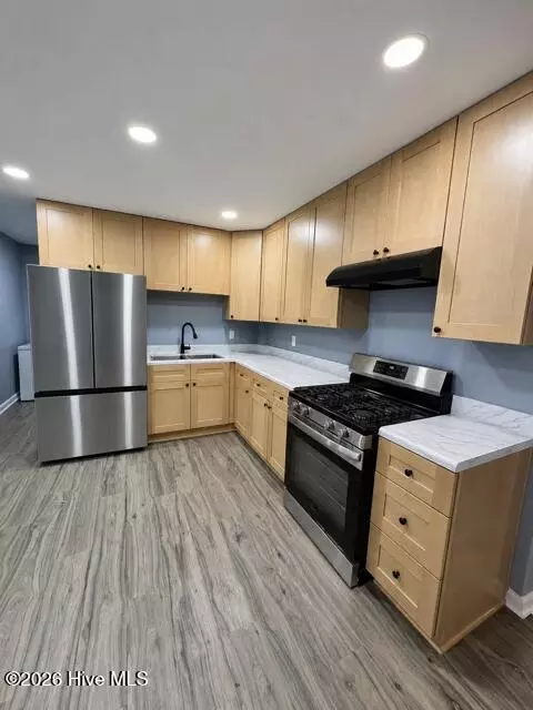 Kitchen - 546 Shadowmoor Cir, Thomson, GA 30824 photo 1 of 3