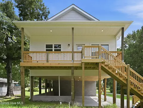 Exterior - 751 Driftwood Dr, Hampstead, NC 28443 photo 8 of 18