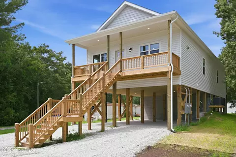 Exterior - 751 Driftwood Dr, Hampstead, NC 28443 photo 3 of 18