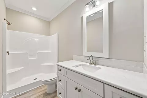 Bath - 751 Driftwood Dr, Hampstead, NC 28443 photo 6 of 7