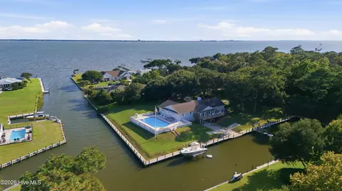 104 Sea Trace Ln, Newport, NC 28570