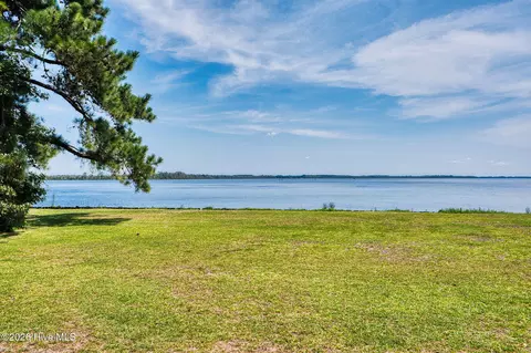 800 Rivershore Rd, Elizabeth City, NC 27909