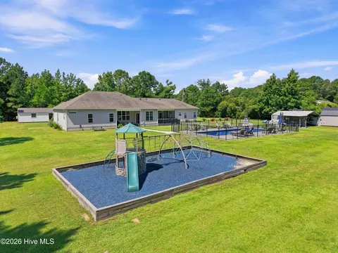 Exterior - 437 Howards Landing Rd, Hampstead, NC 28443 photo 10 of 19