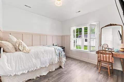Bedroom - 437 Howards Landing Rd, Hampstead, NC 28443 photo 7 of 15