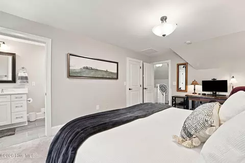 Bedroom - 109 Chanticleer Dr, Pinehurst, NC 28374 photo 5 of 5