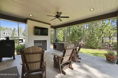 Exterior - 109 Chanticleer Dr, Pinehurst, NC 28374 photo 19 of 23