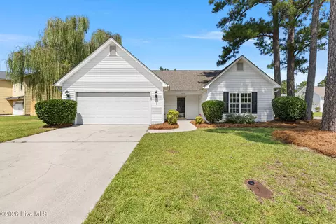 1024 Winterberry Cir, Leland, NC 28451
