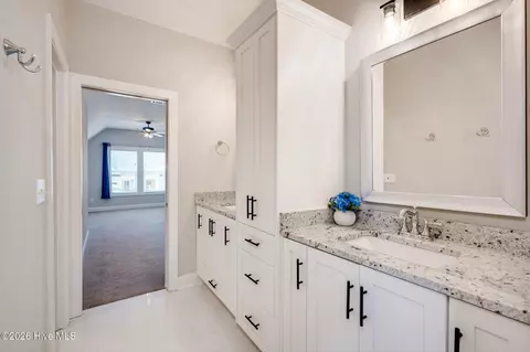 Bath - 5206 Teal Ln, Evans, GA 30809 photo 4 of 5