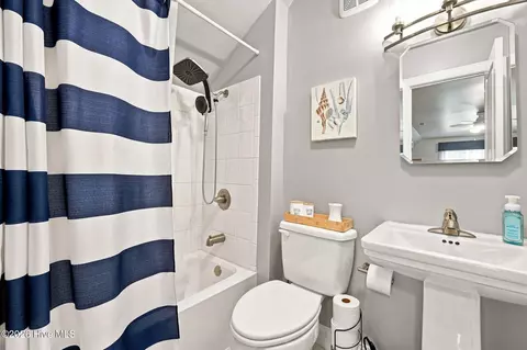 Bath - 104 Pamlico Pl, Chocowinity, NC 27817 photo 5 of 5