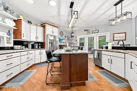 Kitchen - 104 Pamlico Pl, Chocowinity, NC 27817 photo 2 of 4