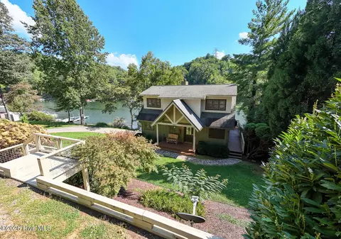 323 Cross Creek Rd, Robbinsville, NC 28771