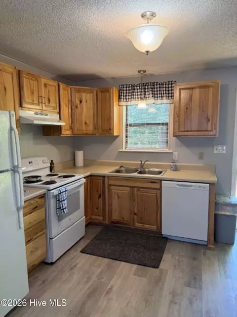 Kitchen - 210 Shipman Rd #BUILDING E, Havelock, NC 28532 photo 1 of 1