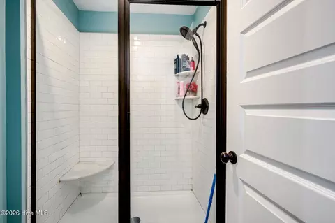 Bath - 152 Canton Park Ave, Evans, GA 30809 photo 2 of 3