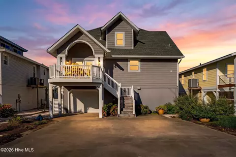27 Monroe St, Ocean Isle Beach, NC 28469