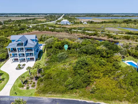 129 Oceanview Ln, North Topsail Beach, NC 28460